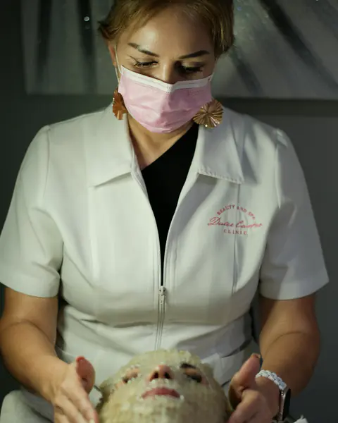 فوتونا فور دي imagery, dermatology-linked technology visuals at Almahmoud Medical Group in Qatar (2)