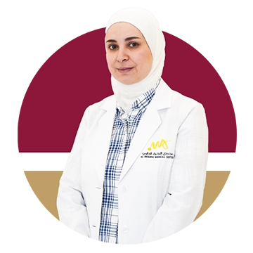 د. أروى عليان، استشارية أمراض الجلد والتجميل في مجمع النخبة الطبي التابع لمجموعة المحمود الطبية في الدوحة، قطر.