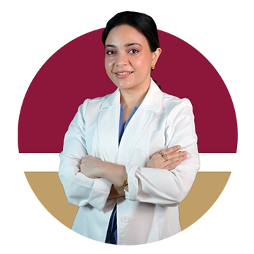 د.أيفي شكلا، أخصائية طب الأسنان في كارما كلينيك التابعة لمجموعة المحمود الطبية في الدوحة، قطر.